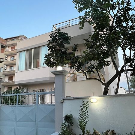 Guest House Sala Durres Bagian luar foto
