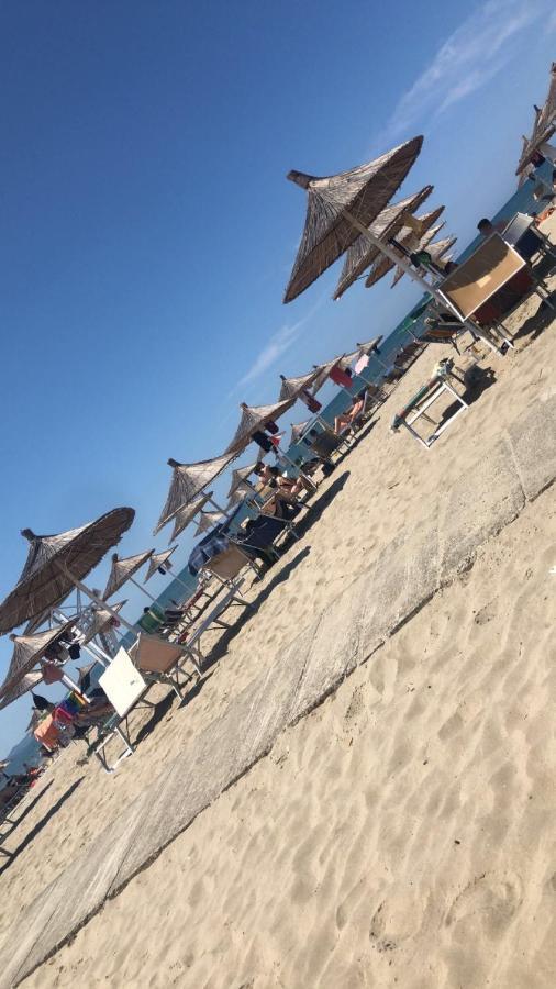 Guest House Sala Durres Bagian luar foto